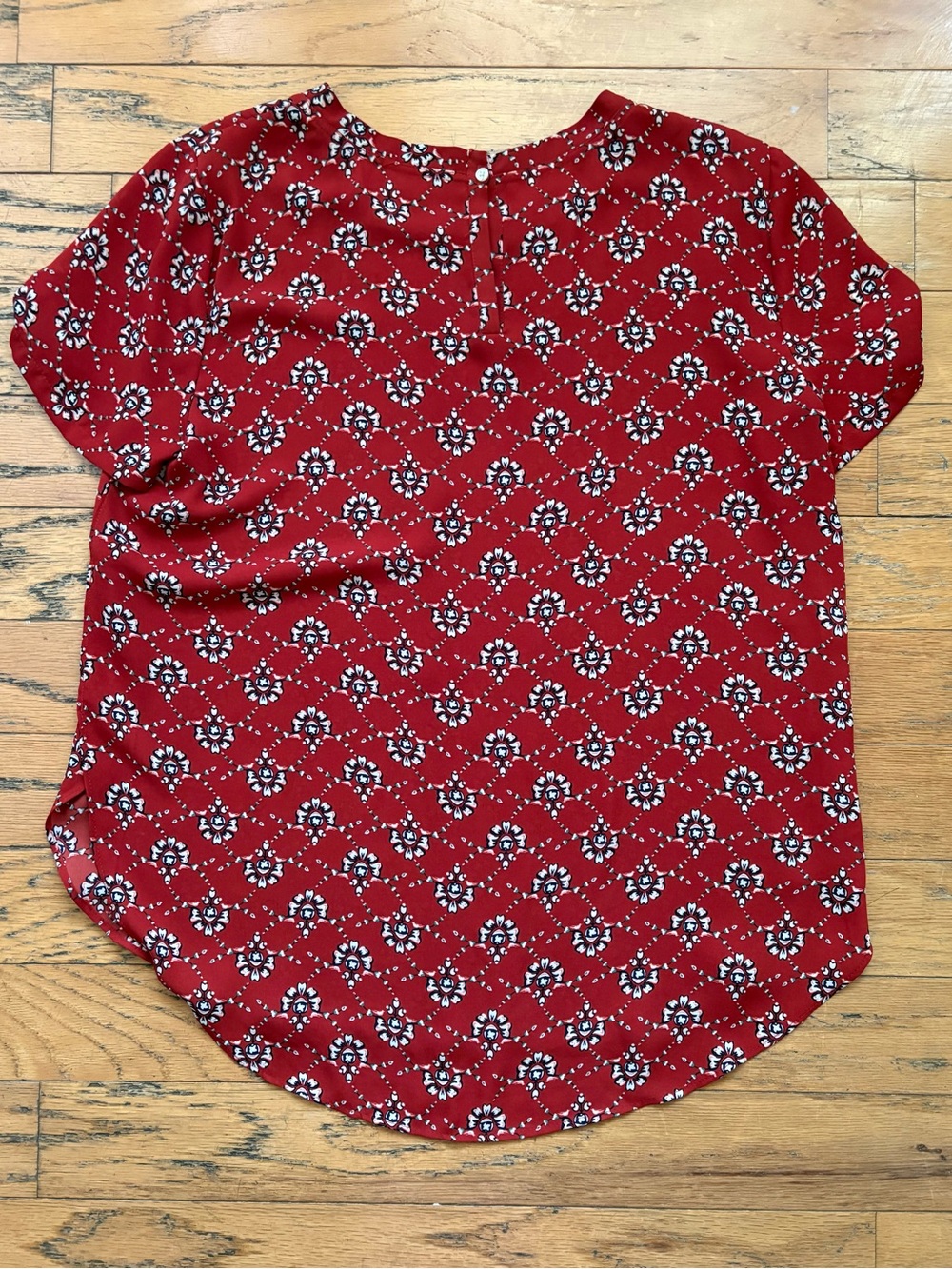 EUC LOFT Outlet Red Short Sleeve Patterned Blouse - Picture 2 of 6